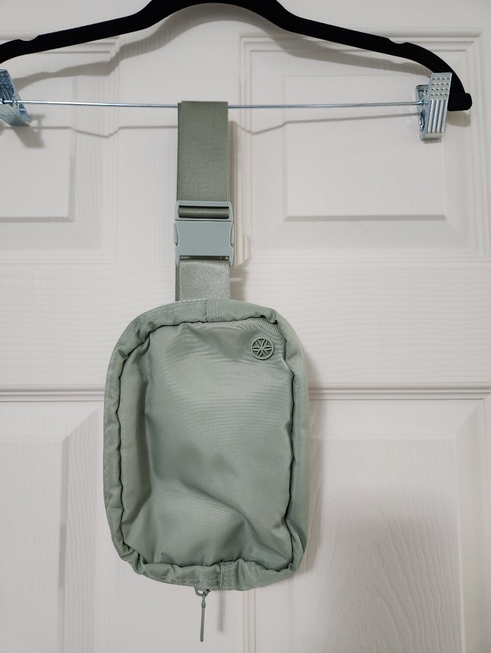 Sleek Green Waist Bag Gaiam